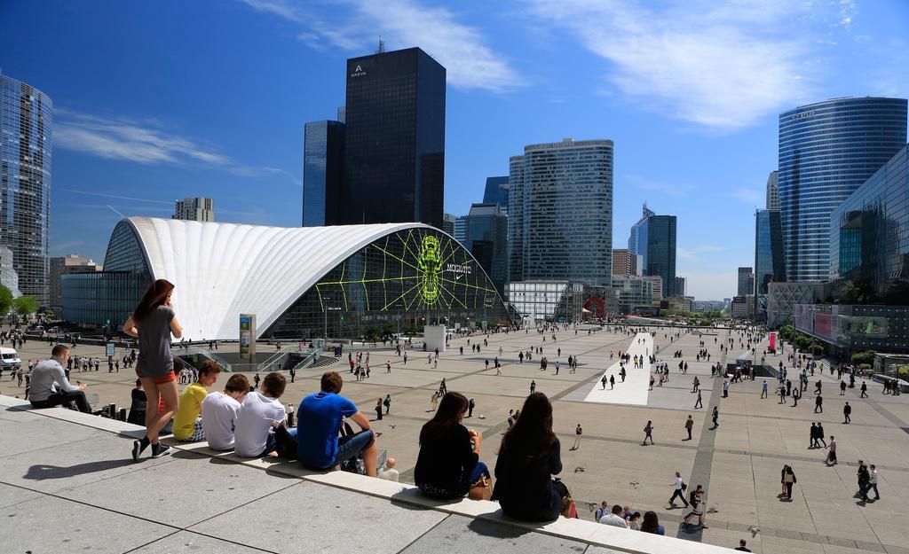 Paris La Defense Studio Puteaux Buitenkant foto